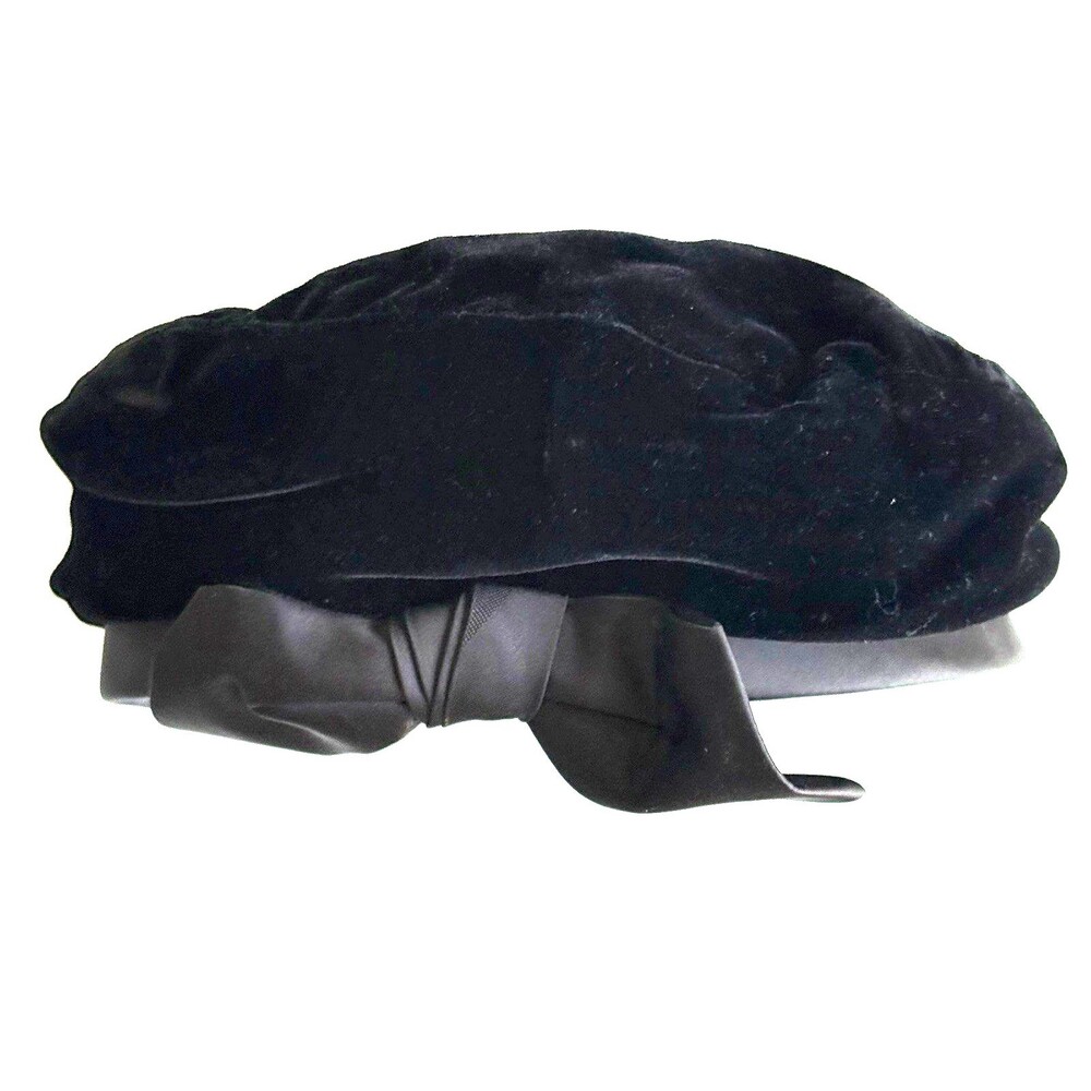 Vintage 1960s Evelyn Varon Model Black Velvet Beret Pillbox Hat Satin Bow MCM